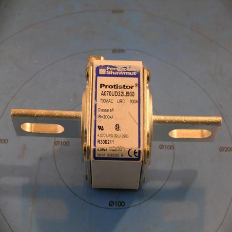 York 025-40786-000 - York - 025-40786-000 - Bussman Fuse 900 Amp/690 Volt 025-40786-00