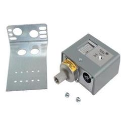 York - 025-30406-000 - Control Pressure (Range 20 Inch )